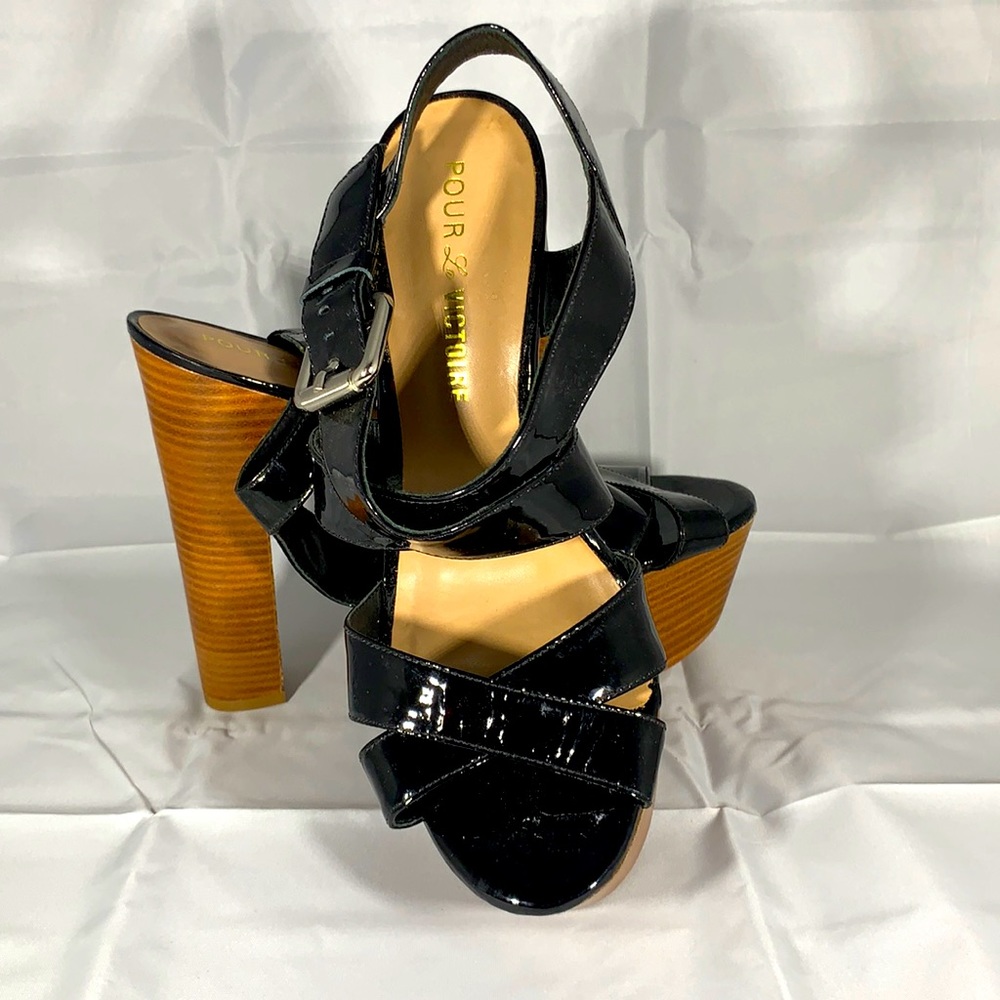Pour Le Victoire 2 inch platform heels size 8.5